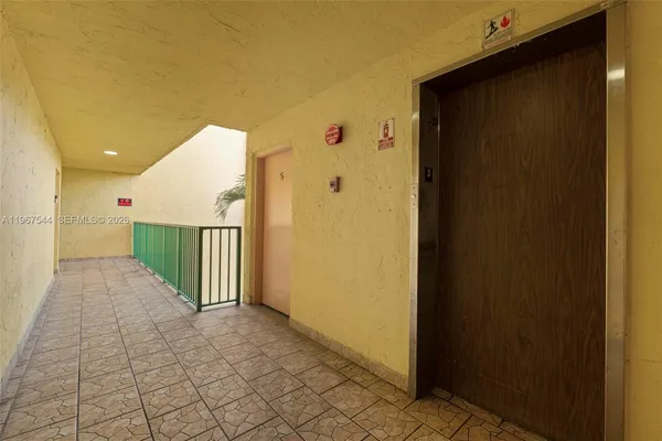 $2,100 | 606 West 81st Street, Unit 302, Hialeah, FL 33014