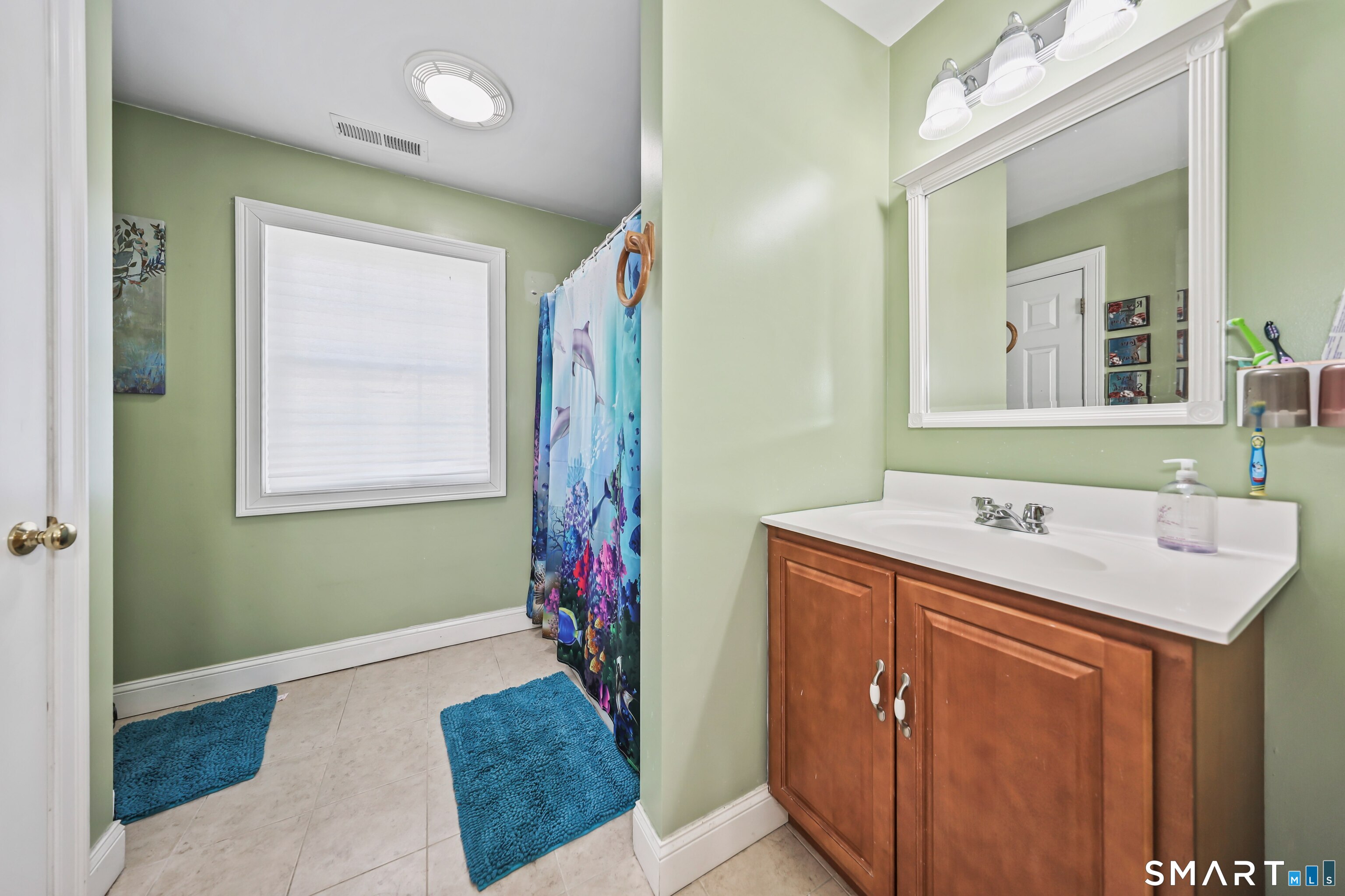 62 Hampton Road Waterbury, CT 06708 - Photo 13 of 34 Gallery Image 13