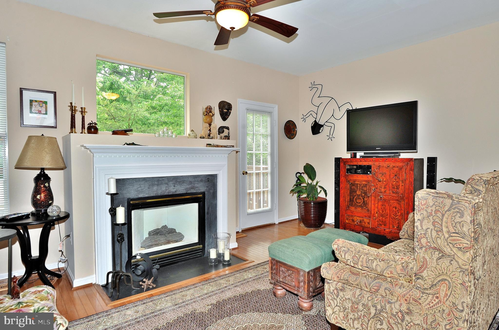 6356 Demme Place Springfield, VA 22150 - Photo 3 of 47 Living Room w/Furniture