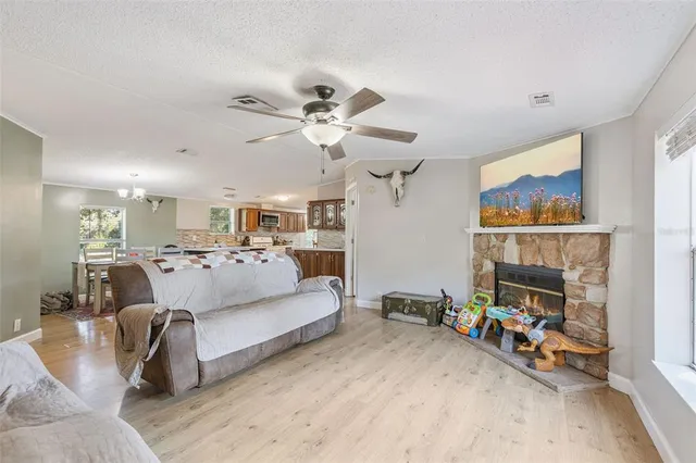 $430,000 | 28405 Southeast 175th Street, Umatilla, FL 32784