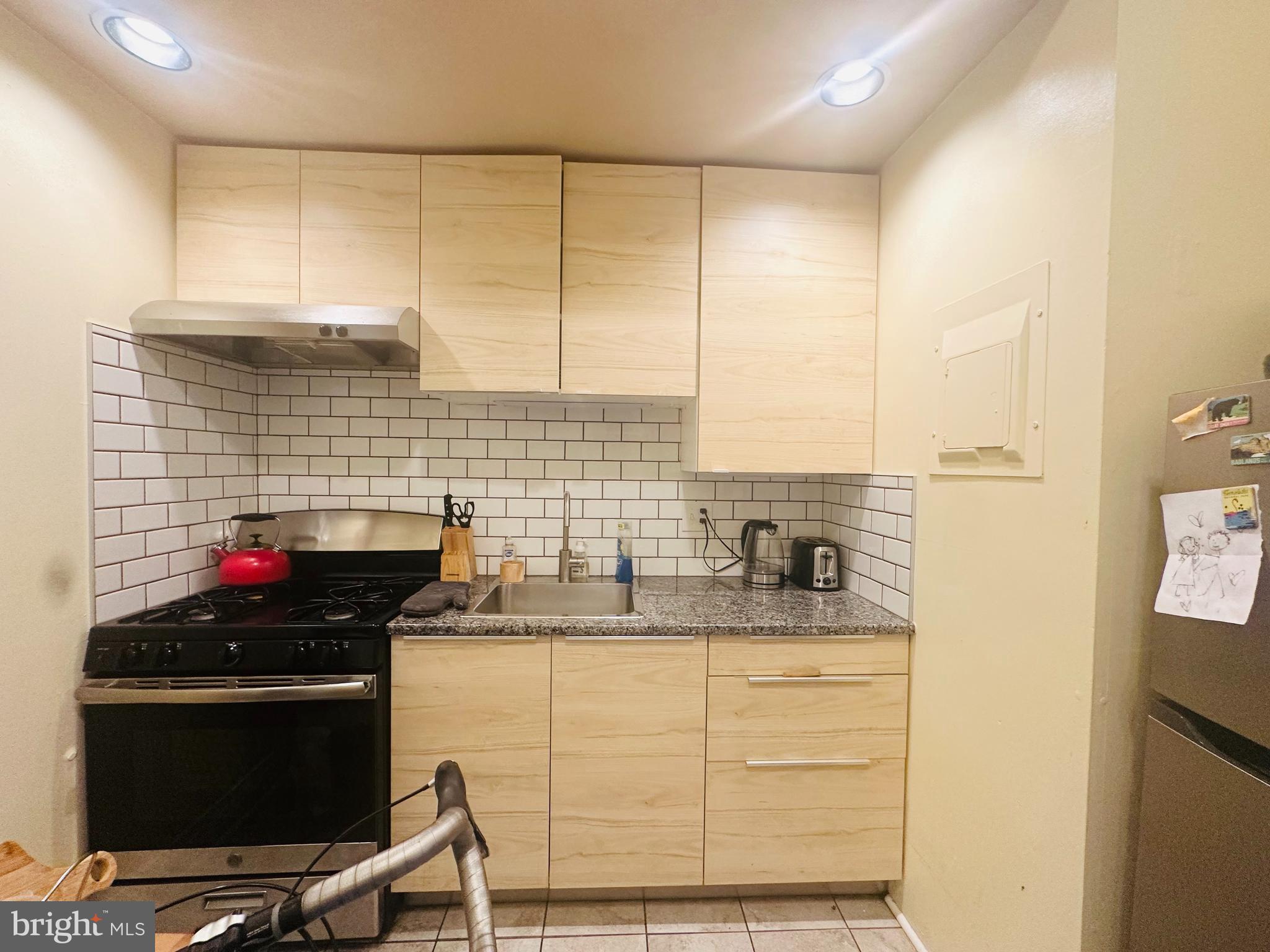 1602 Park Avenue, Unit 2R Baltimore, MD 21217 - Photo 6 of 15