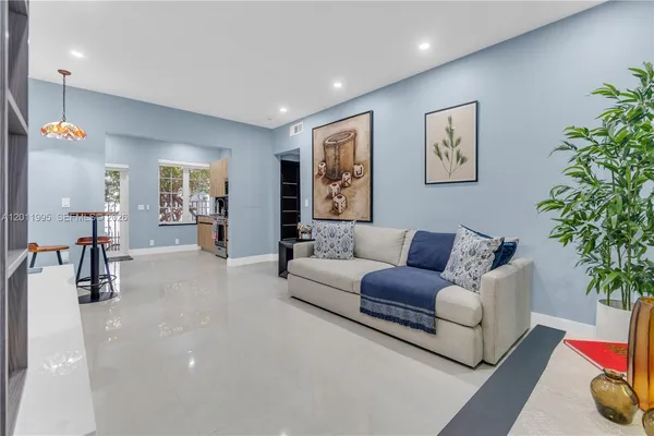 $365,950 | 1569 Euclid Avenue, Unit 7, Miami Beach, FL 33139