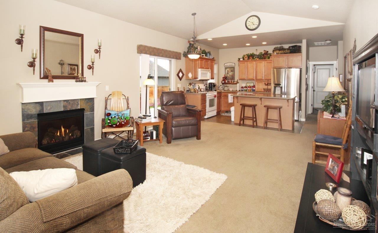 20730 Beaumont Drive Bend, OR 97701 - Photo 19 of 19 Open floor plan with gas fireplace, isla