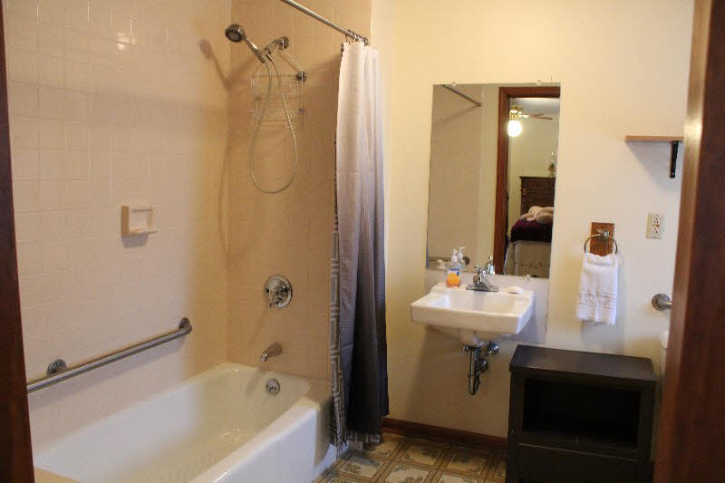 1007 Harrison Street Bay City, MI 48708 - Photo 4 of 6 Gallery Image 4