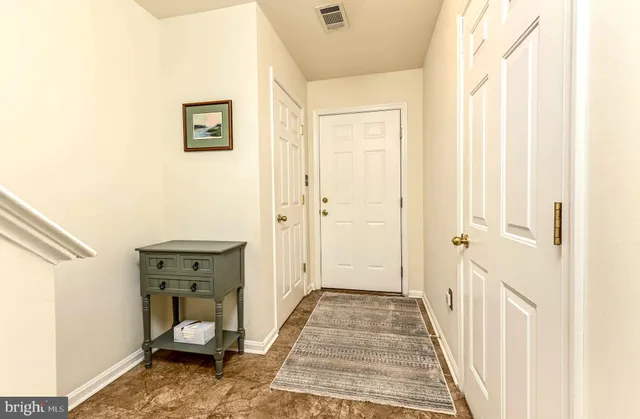 $590,000 | 114 Hampshire Square Southwest, Leesburg, VA 20175