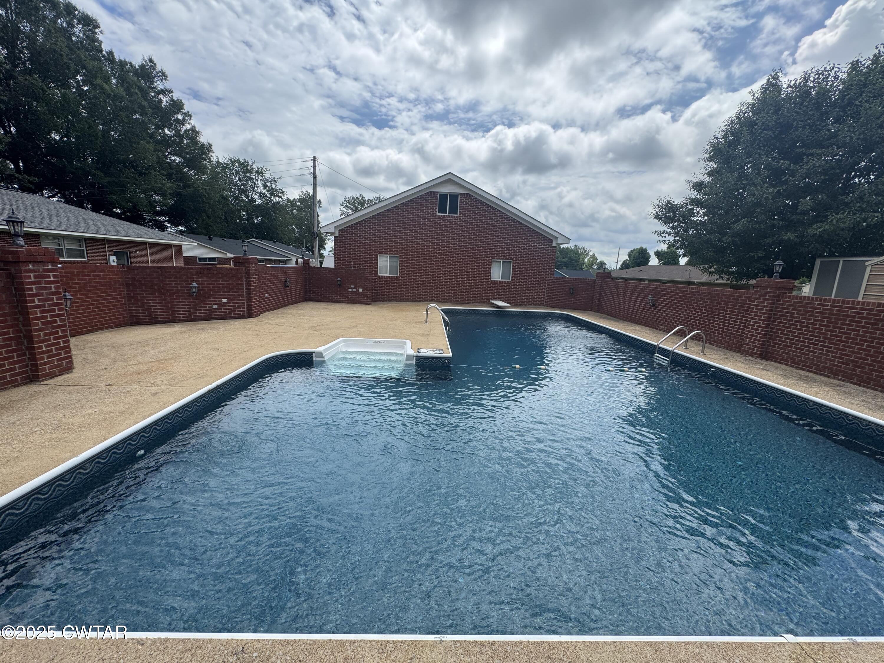 209 Hillside Street Kenton, TN 38233 - Photo 39 of 43 a view of a terrace with yard