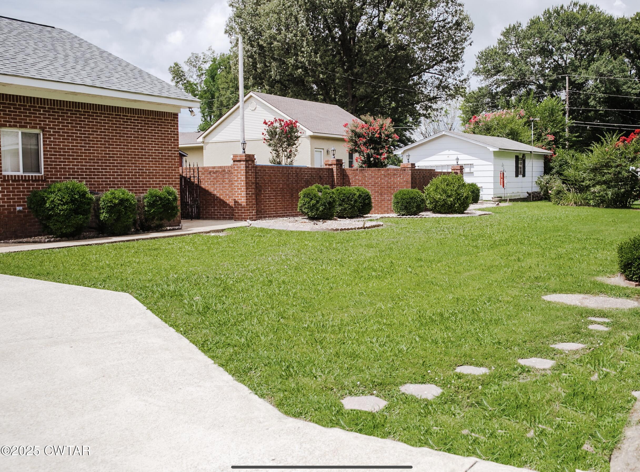 209 Hillside Street Kenton, TN 38233 - Photo 5 of 43 IMG_1474