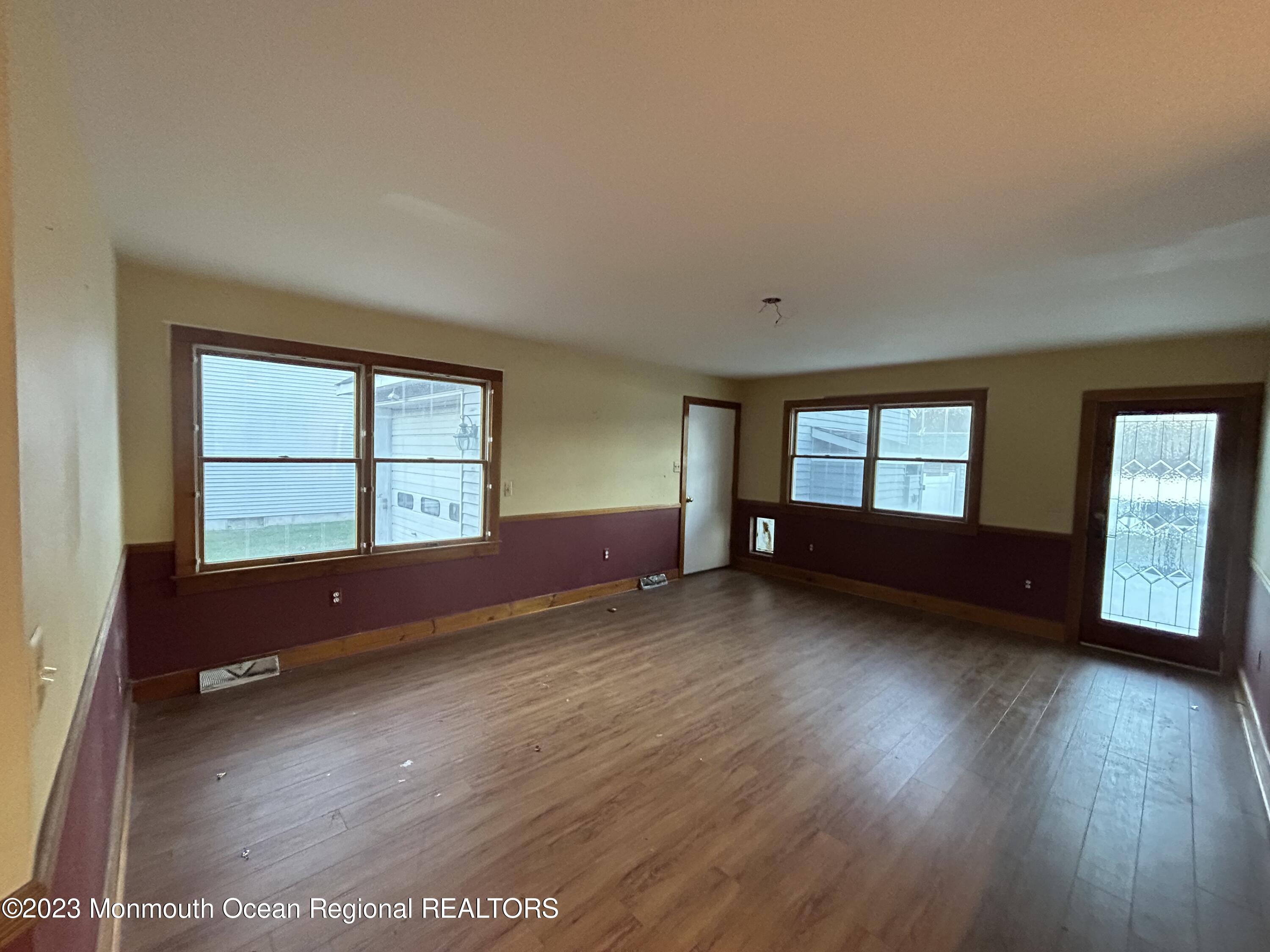 709 Howe Street Point Pleasant, NJ 08742 - Photo 4 of 24 Photo Dec 18 2023, 4 04 35 PM