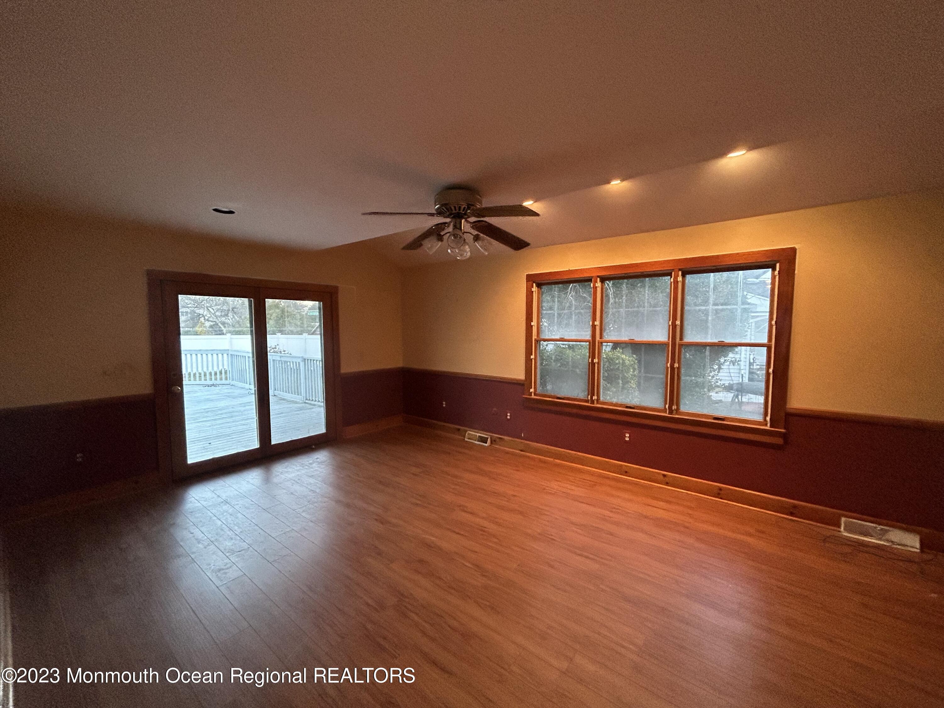 709 Howe Street Point Pleasant, NJ 08742 - Photo 5 of 24 Photo Dec 18 2023, 4 04 57 PM