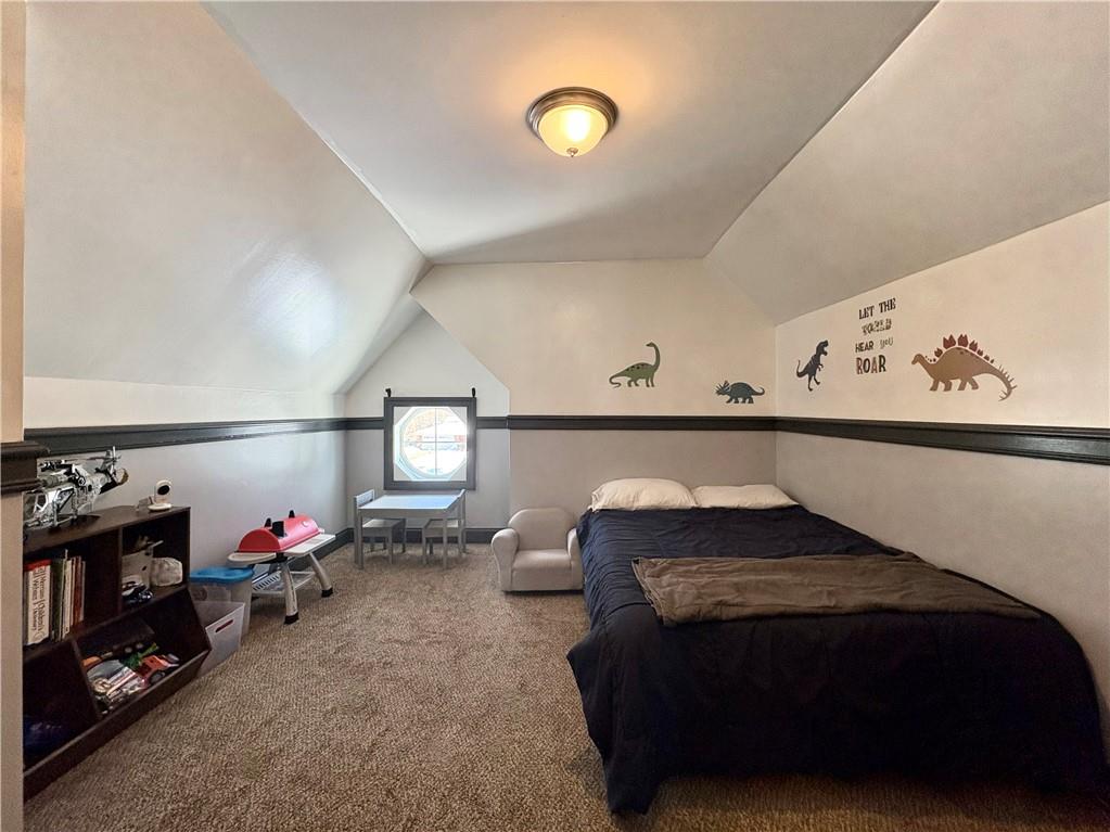 113 Briercliff Road Beaver Falls, PA 15010 - Photo 21 of 39 Upper Level Bedroom (Captive to Primary Bedroom)