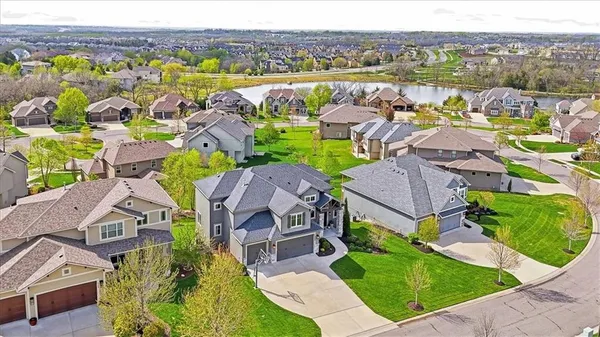 $949,900 | 9784 Houston Street, Lenexa, KS 66227