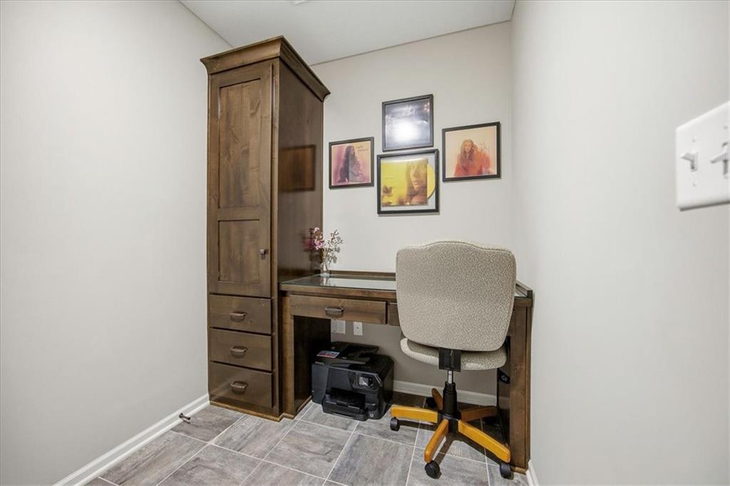 9784 Houston Street Lenexa, KS 66227 - Photo 33 of 64