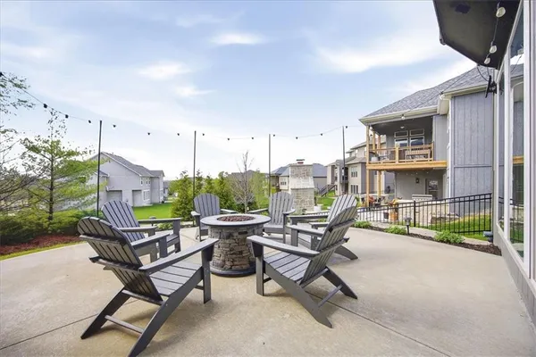 $949,900 | 9784 Houston Street, Lenexa, KS 66227