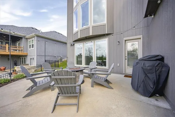 $949,900 | 9784 Houston Street, Lenexa, KS 66227