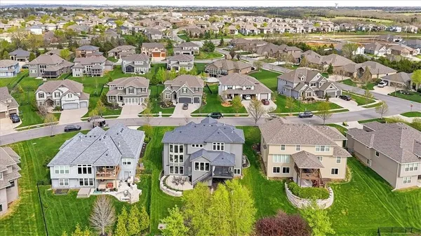 $949,900 | 9784 Houston Street, Lenexa, KS 66227