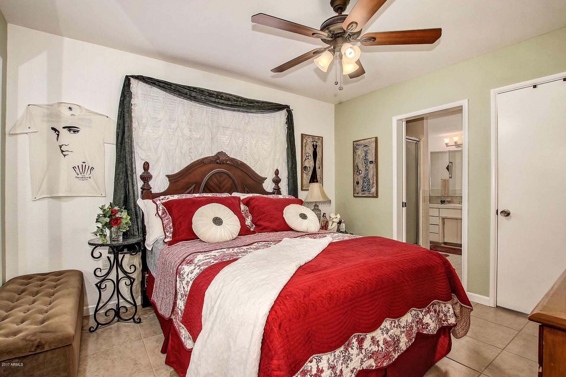 11081 West Frontier Drive Sun City, AZ 85351 - Photo 19 of 24 Bedroom 1 w/Walk-in Closet
