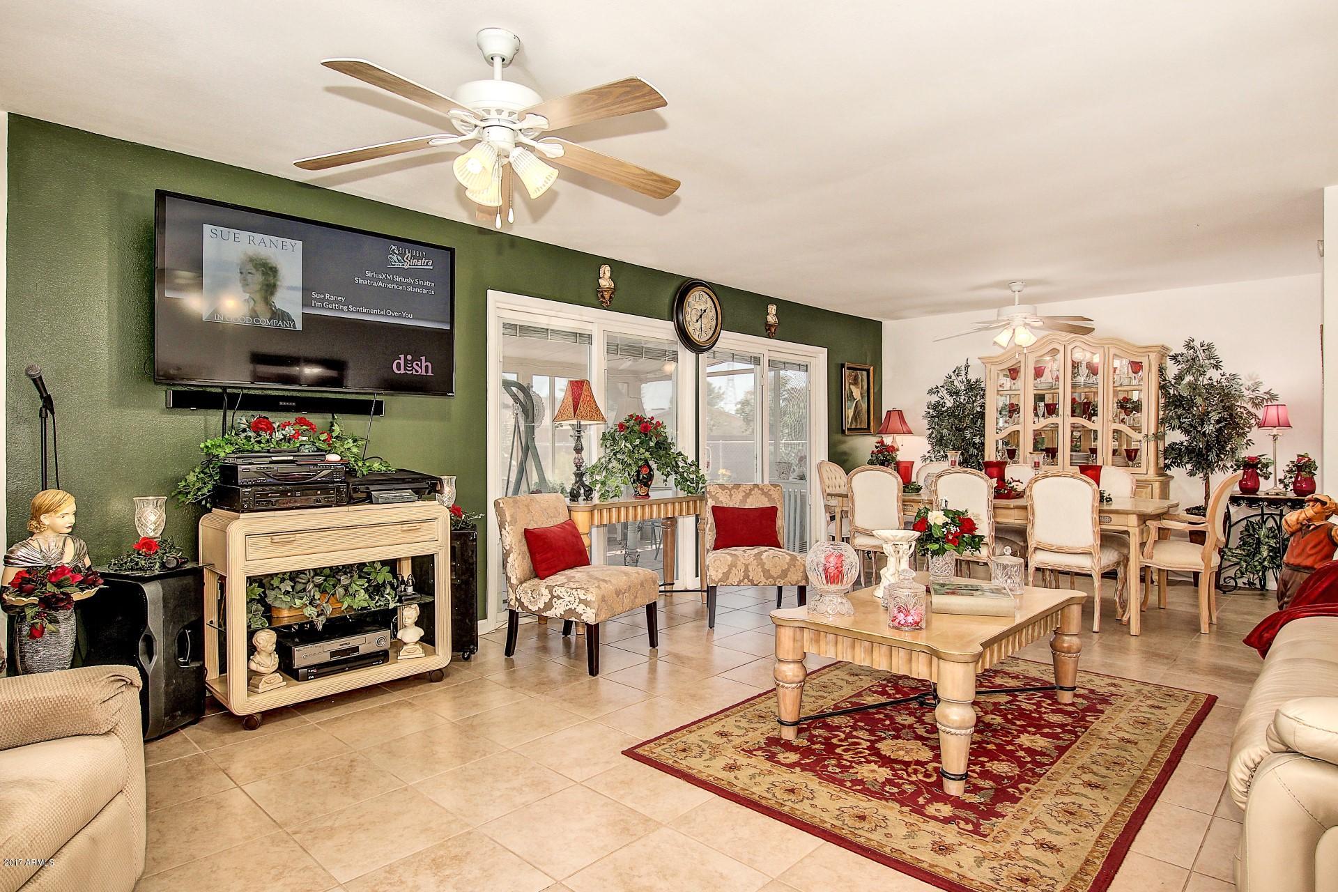 11081 West Frontier Drive Sun City, AZ 85351 - Photo 5 of 24 Huge Family Room