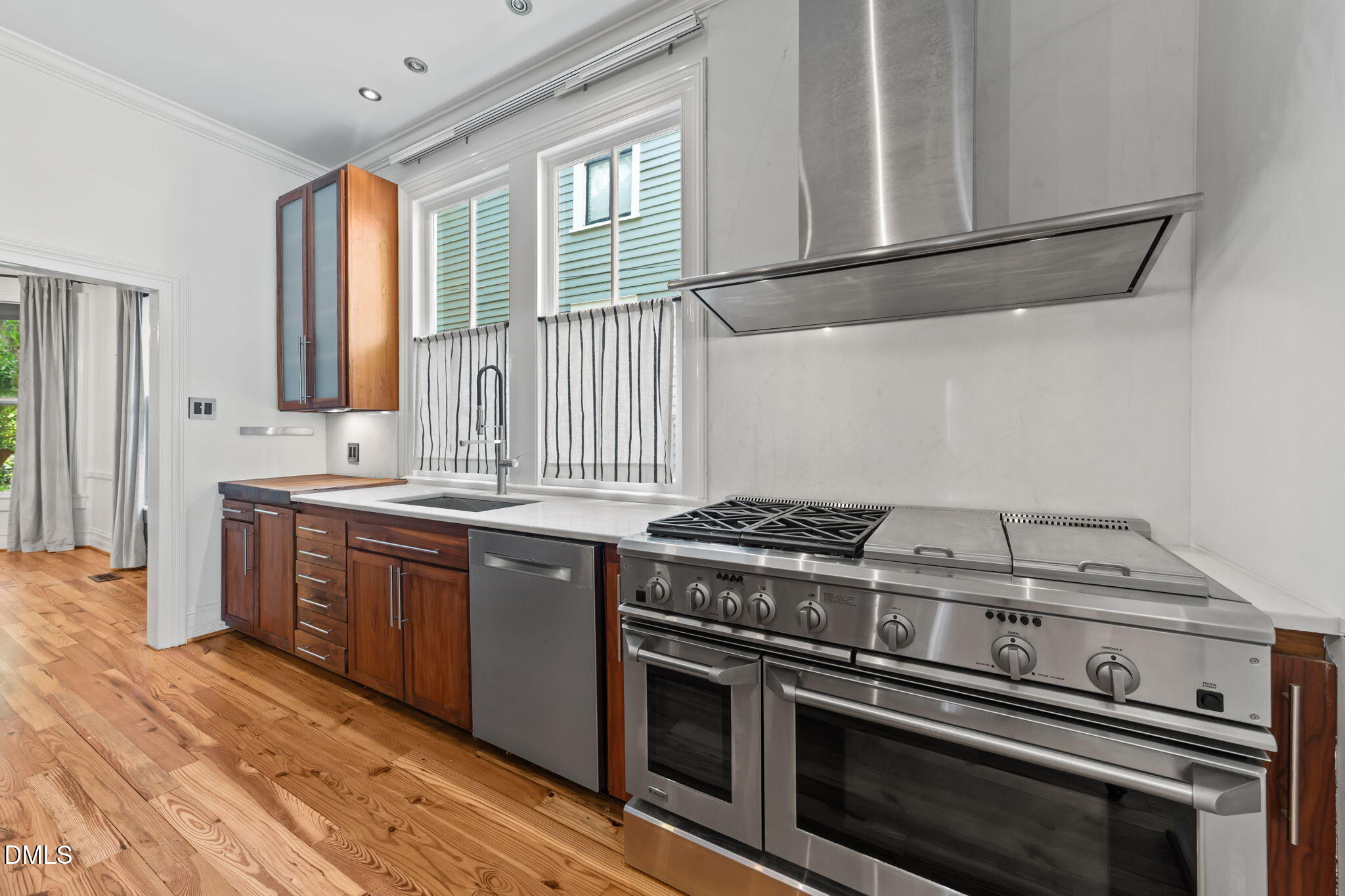 511 Oakwood Avenue Raleigh, NC 27604 - Photo 15 of 65 -