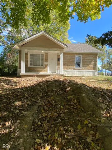 $1,095 | 2373 North Oxford Street, Indianapolis, IN 46218