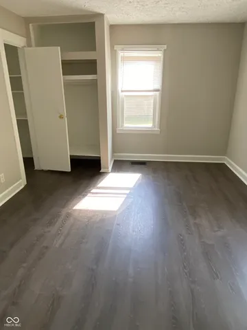 $1,095 | 2373 North Oxford Street, Indianapolis, IN 46218