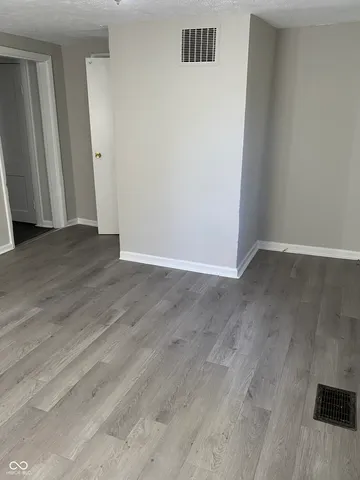 $1,095 | 2373 North Oxford Street, Indianapolis, IN 46218