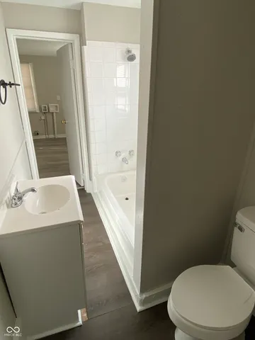 $1,095 | 2373 North Oxford Street, Indianapolis, IN 46218