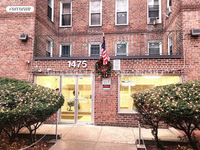 $245,000 | 1475 Thieriot Avenue, Unit 3E | Stratton Park