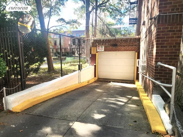 $245,000 | 1475 Thieriot Avenue, Unit 3E | Stratton Park