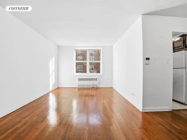 $245,000 | 1475 Thieriot Avenue, Unit 3E | Stratton Park