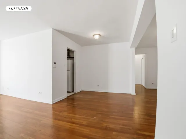 $245,000 | 1475 Thieriot Avenue, Unit 3E | Stratton Park