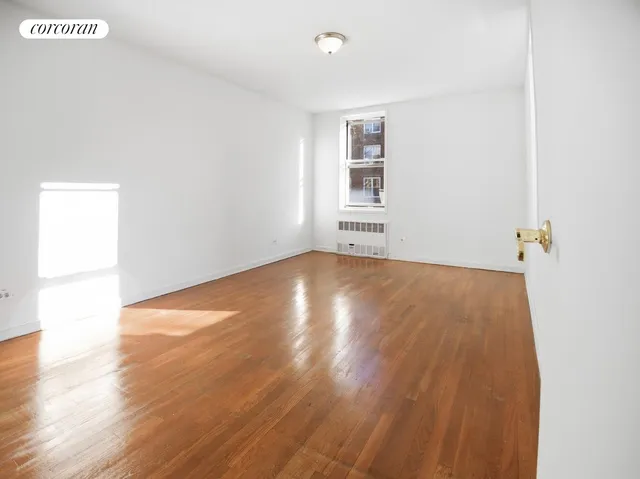 $245,000 | 1475 Thieriot Avenue, Unit 3E | Stratton Park