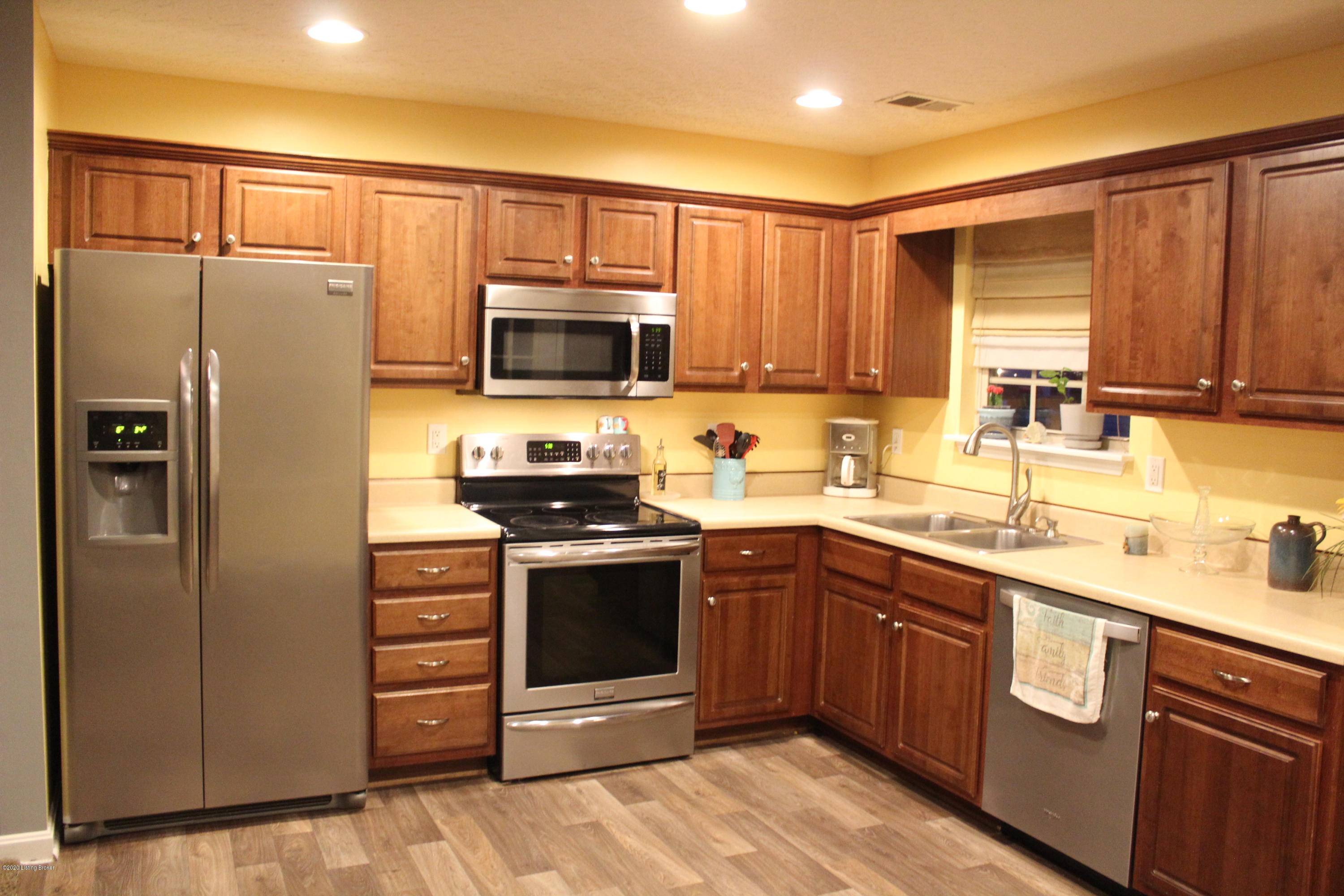 243 Madison Rae Boulevard Shepherdsville, KY 40165 - Photo 10 of 67 Great Lighting