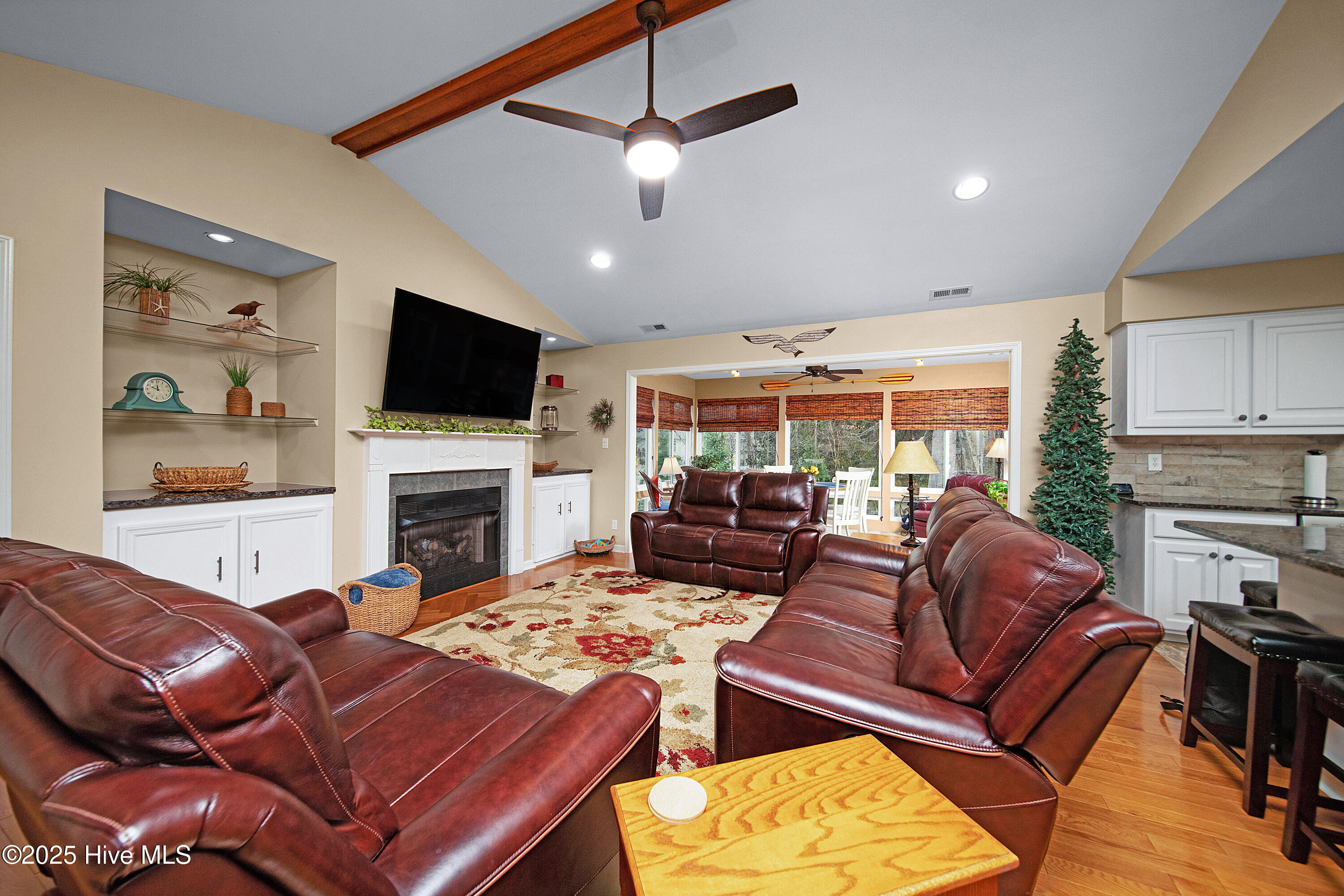 219 Mellen Road New Bern, NC 28562 - Photo 4 of 25 Living Room