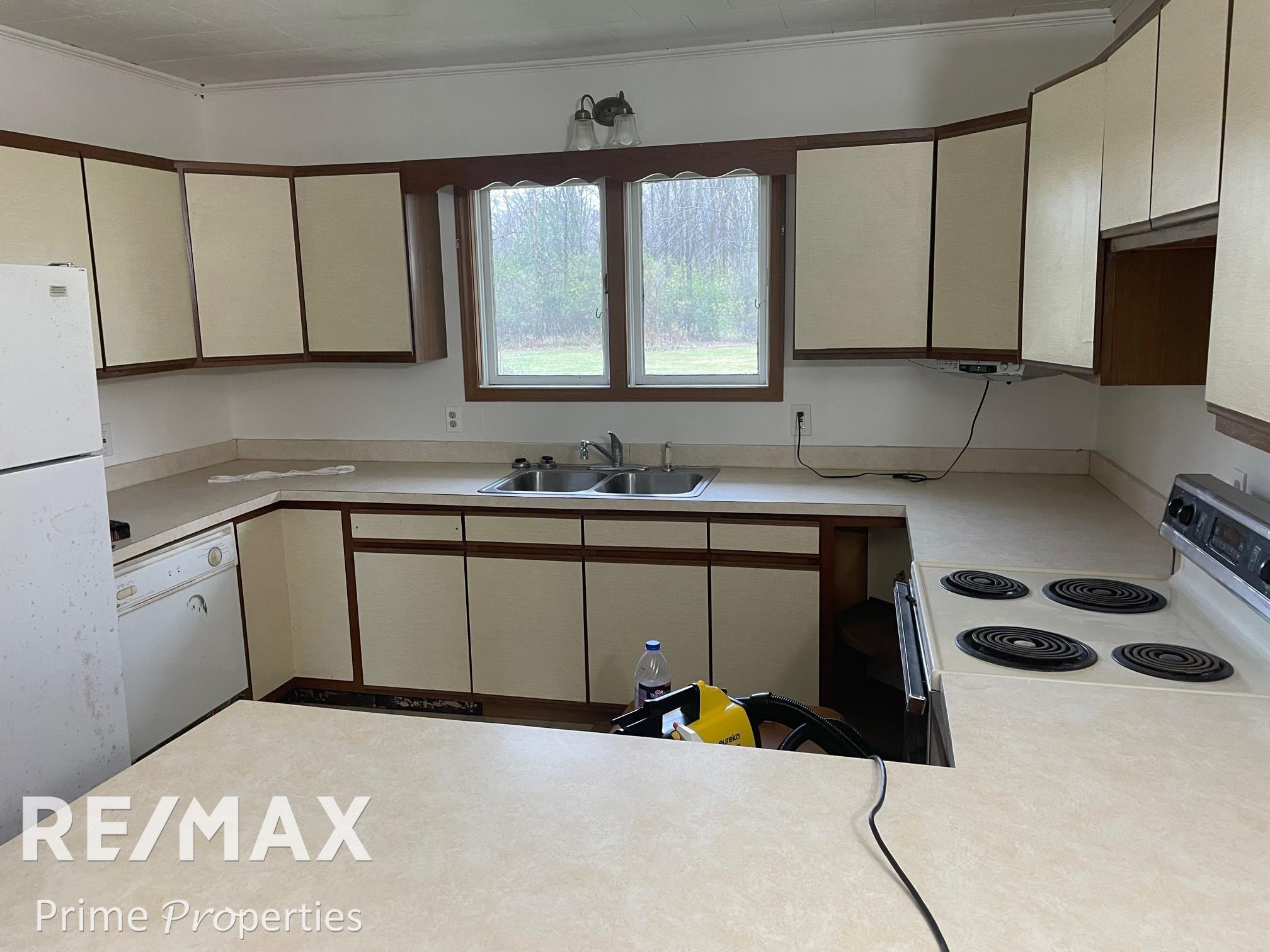 3751 Mack Road Saginaw, MI 48601 - Photo 5 of 13 50161816-a2aecf3d-13c6-4bc2-9a0a-faf9daa03886.JPG