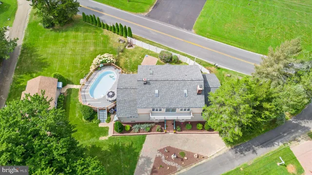$605,000 | 24 Ferry Point Lane, Earleville, MD 21919