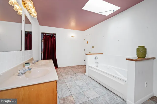 $605,000 | 24 Ferry Point Lane, Earleville, MD 21919