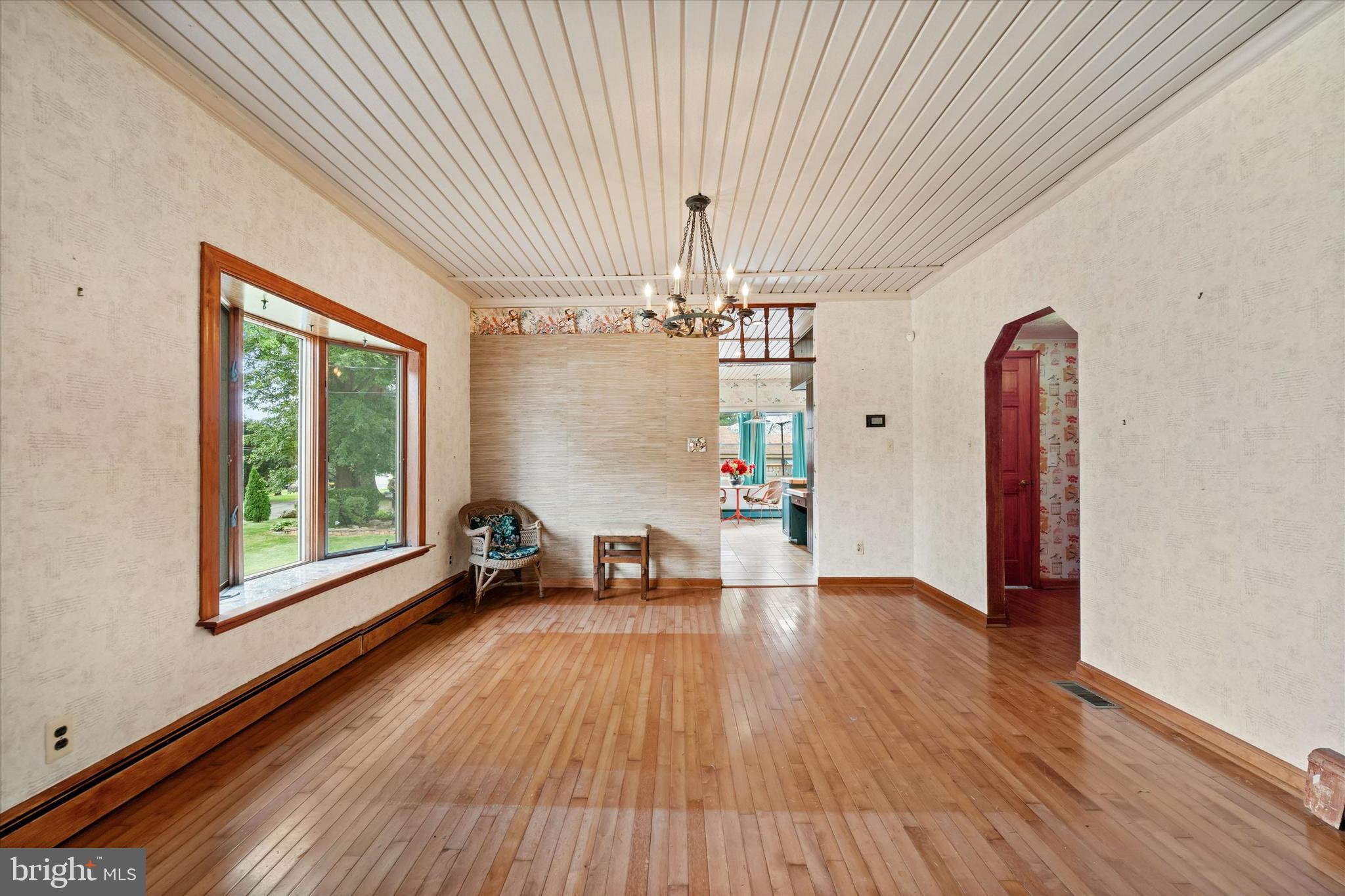 24 Ferry Point Lane Earleville, MD 21919 - Photo 10 of 71 LARGE LIVING ROOM