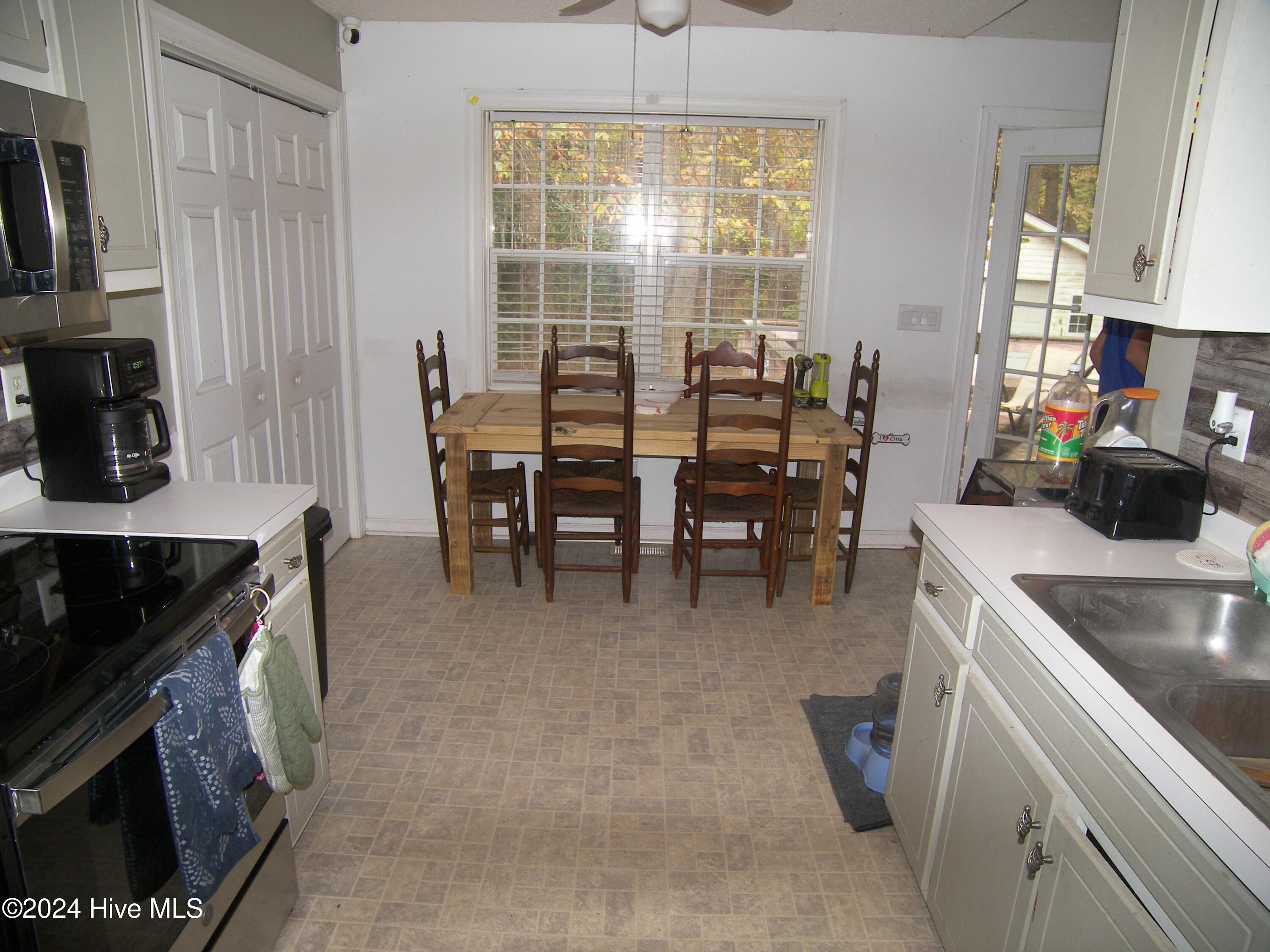 601 North Walnut Street Spring Hope, NC 27882 - Photo 3 of 11 100_8133