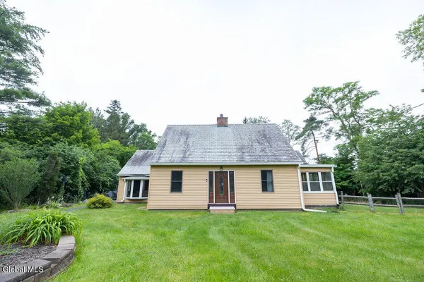 $299,900 | 859 Putnam Road, Rotterdam, NY 12306
