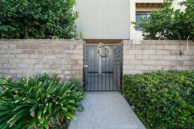 $530,000 | 8633 Balboa Boulevard, Unit 29, Northridge, CA 91325