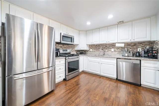 $530,000 | 8633 Balboa Boulevard, Unit 29, Northridge, CA 91325