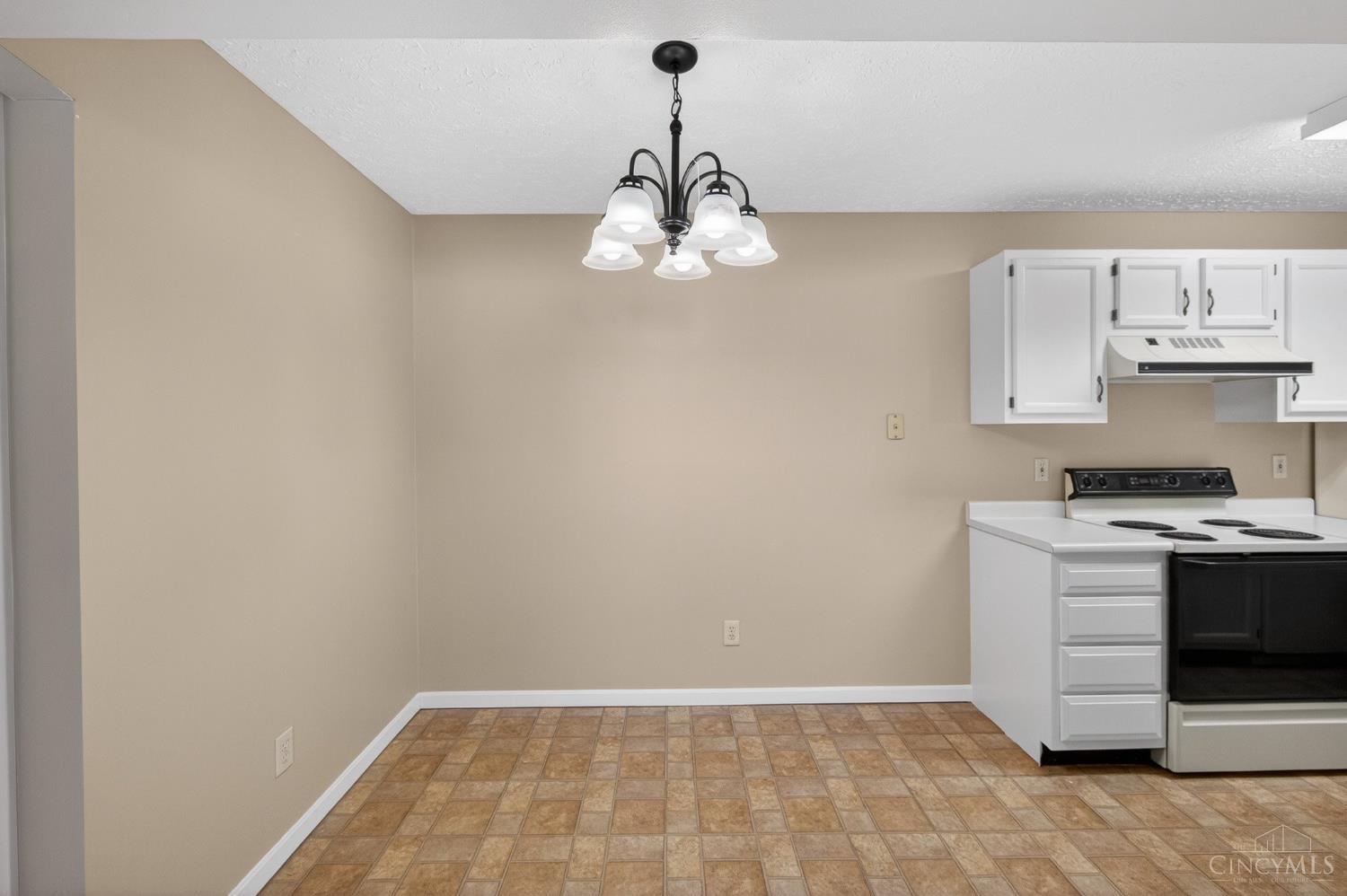 5765 Cheviot Road, Unit 2D Cincinnati, OH 45247 - Photo 11 of 36 Gallery Image 11