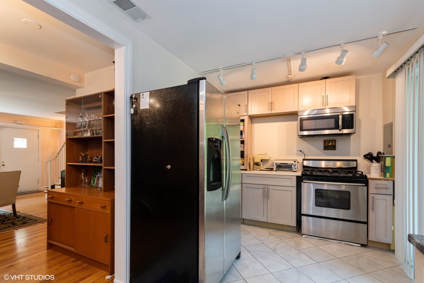 904 Sheridan Road Evanston, IL 60202 - Photo 3 of 9