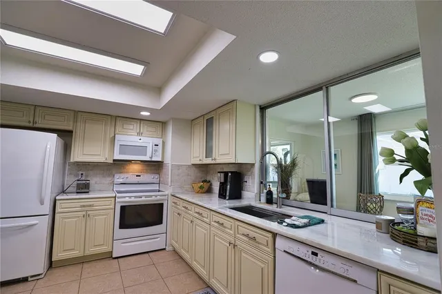 $2,500 | 1141 Royal Road, Venice, FL 34293