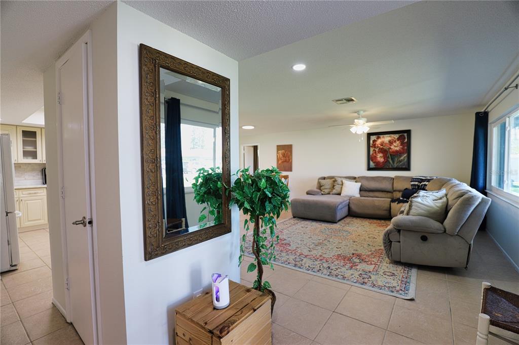 1141 Royal Road Venice, FL 34293 - Photo 5 of 38