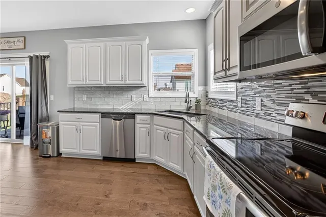 $450,000 | 1325 North 160th Terrace, Basehor, KS 66007