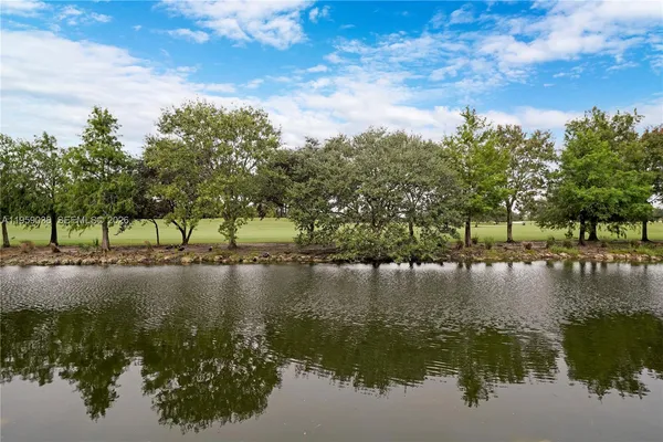 $2,300 | 437 Vista Isles Drive, Unit 2217, Sunrise, FL 33325