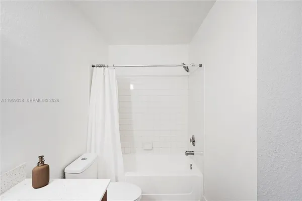$2,300 | 437 Vista Isles Drive, Unit 2217, Sunrise, FL 33325