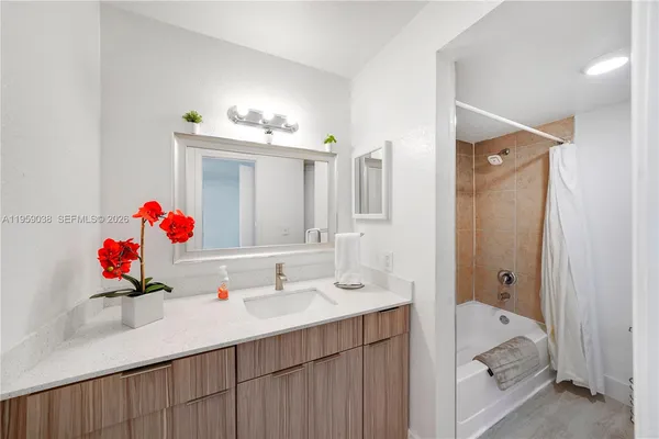 $2,300 | 437 Vista Isles Drive, Unit 2217, Sunrise, FL 33325