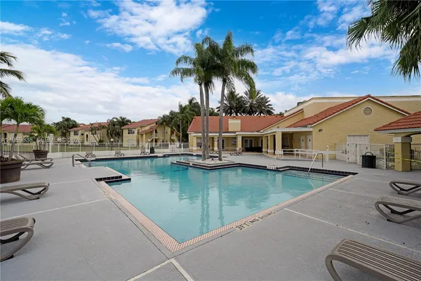 $2,300 | 437 Vista Isles Drive, Unit 2217, Sunrise, FL 33325
